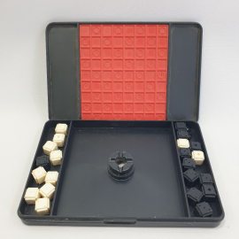 Пластиковая игровая доска с шашками-кубиками в чехле, некомплект, размеры 18х12см